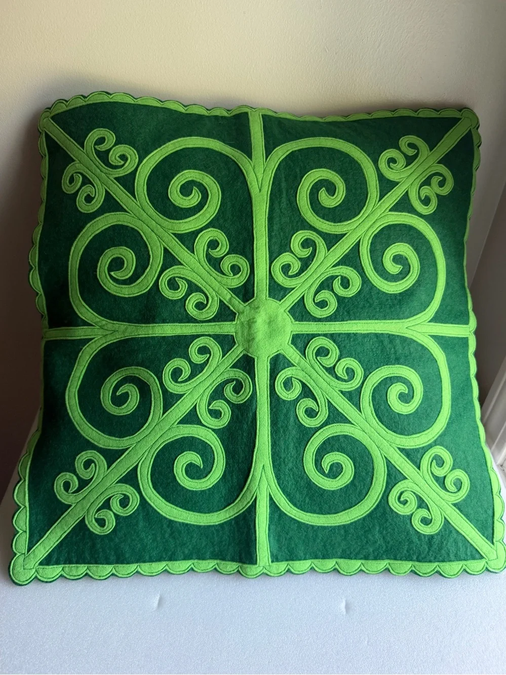 Retired Sandor Collection NOS NWT 20x20 100% Wool Vibrant Green Pillow Cover
